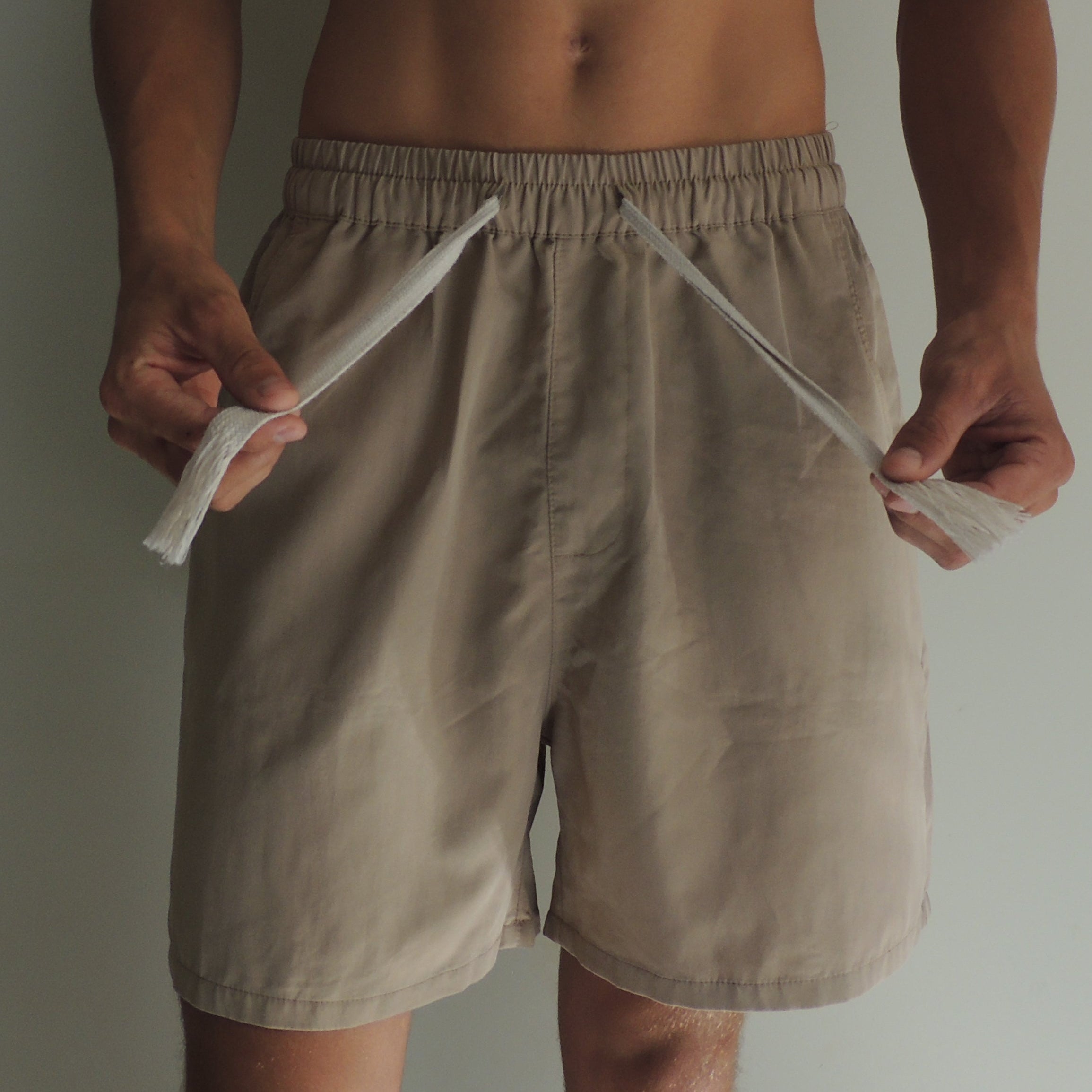 Short Tactel Masculino Bege