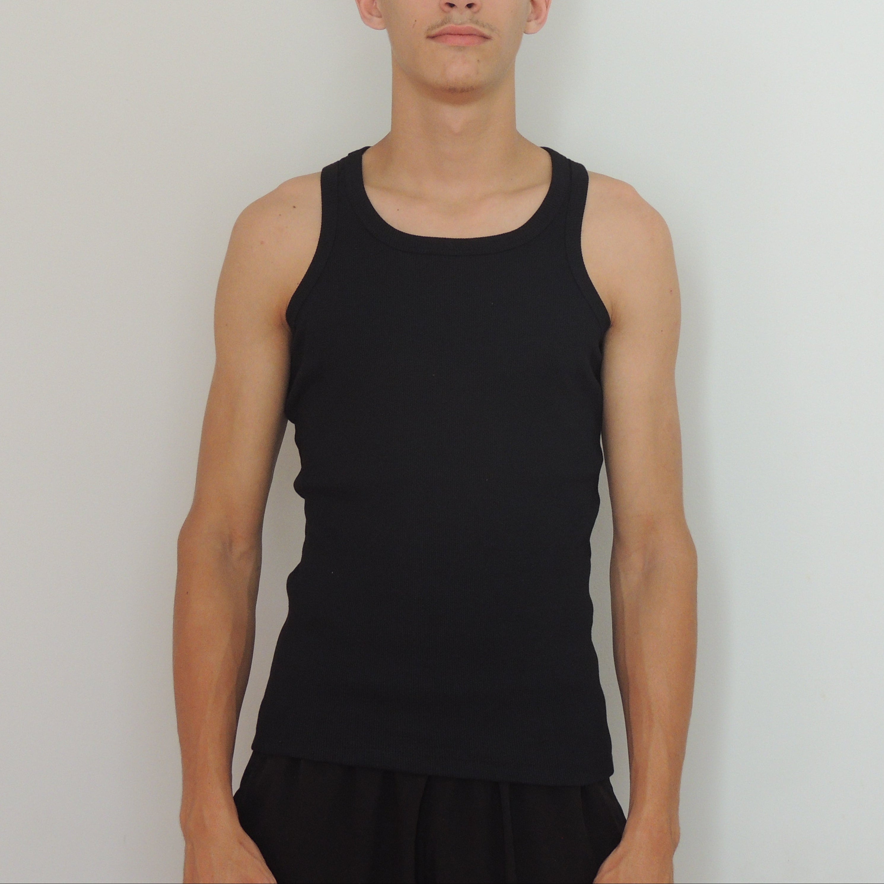 Regata Americana Canelada Slim Preta