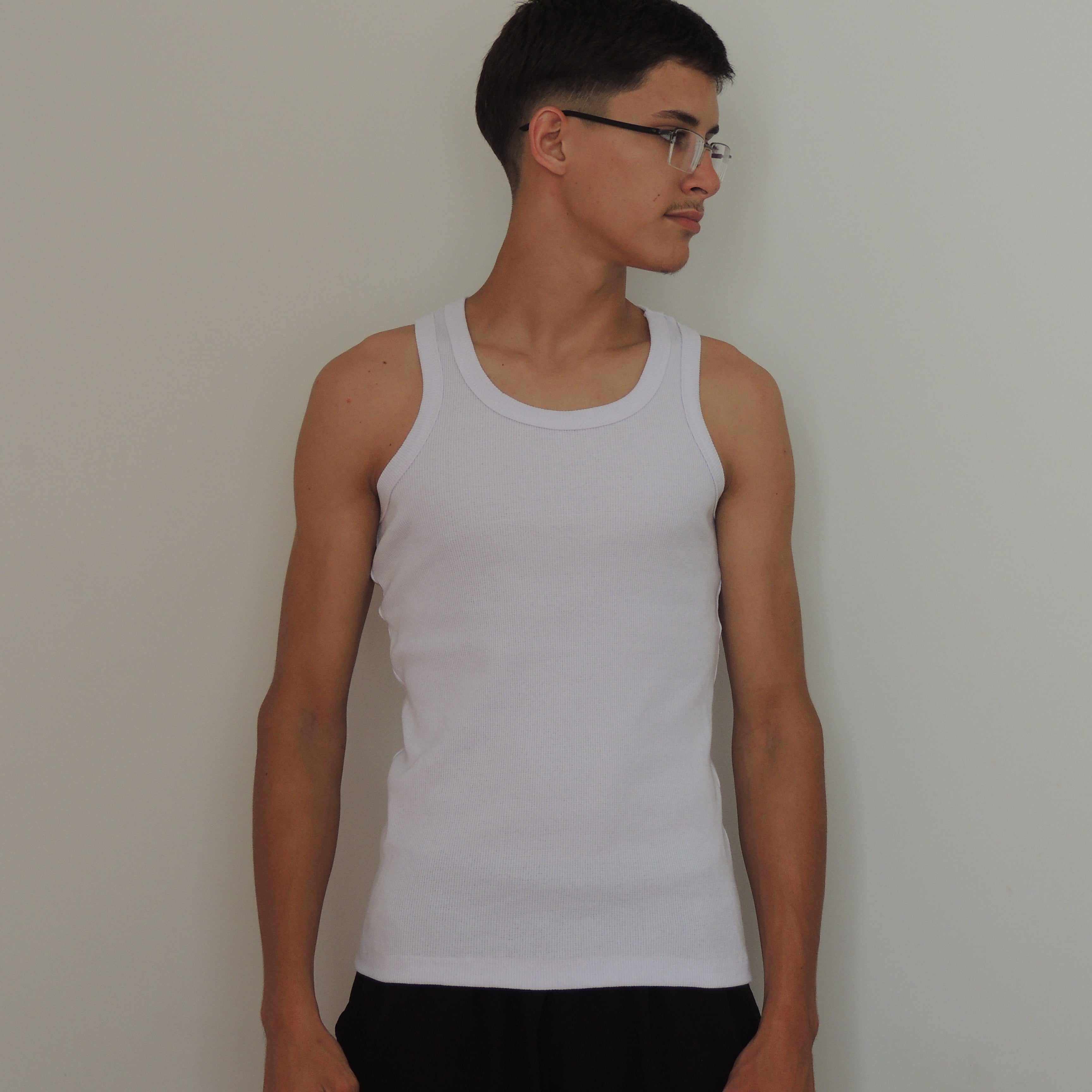 Regata Americana Canelada Slim Branca